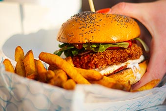 burgers du restaurant fast food le homard bleu à bergerac en dordogne